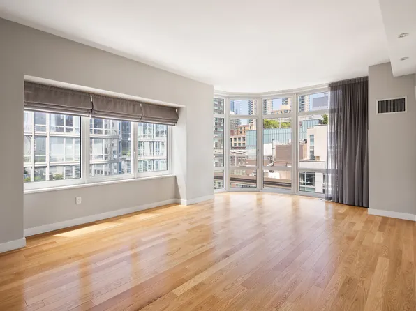 555 W 59th St APT 10B, New York, NY 10019