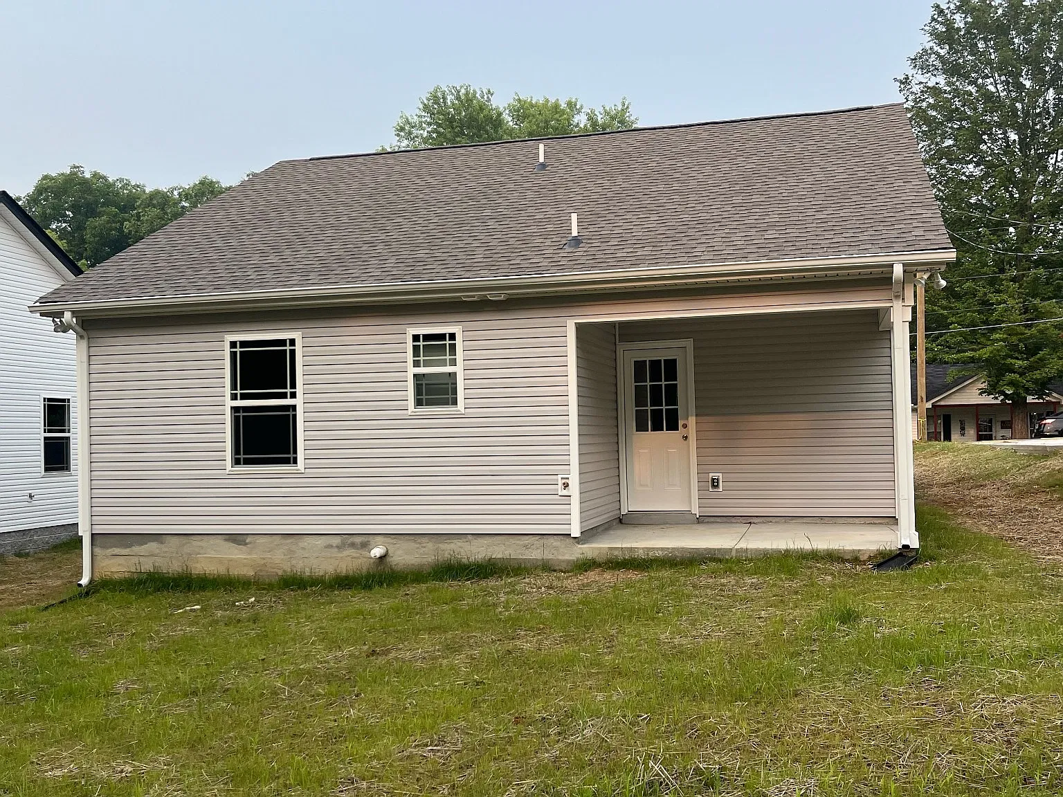 3 bed, 2.0 bath, 1050 sqft, $1,700 — Photo 2