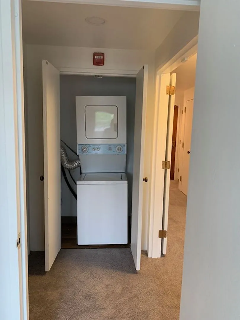 Collegeview Tower — Photo 2
