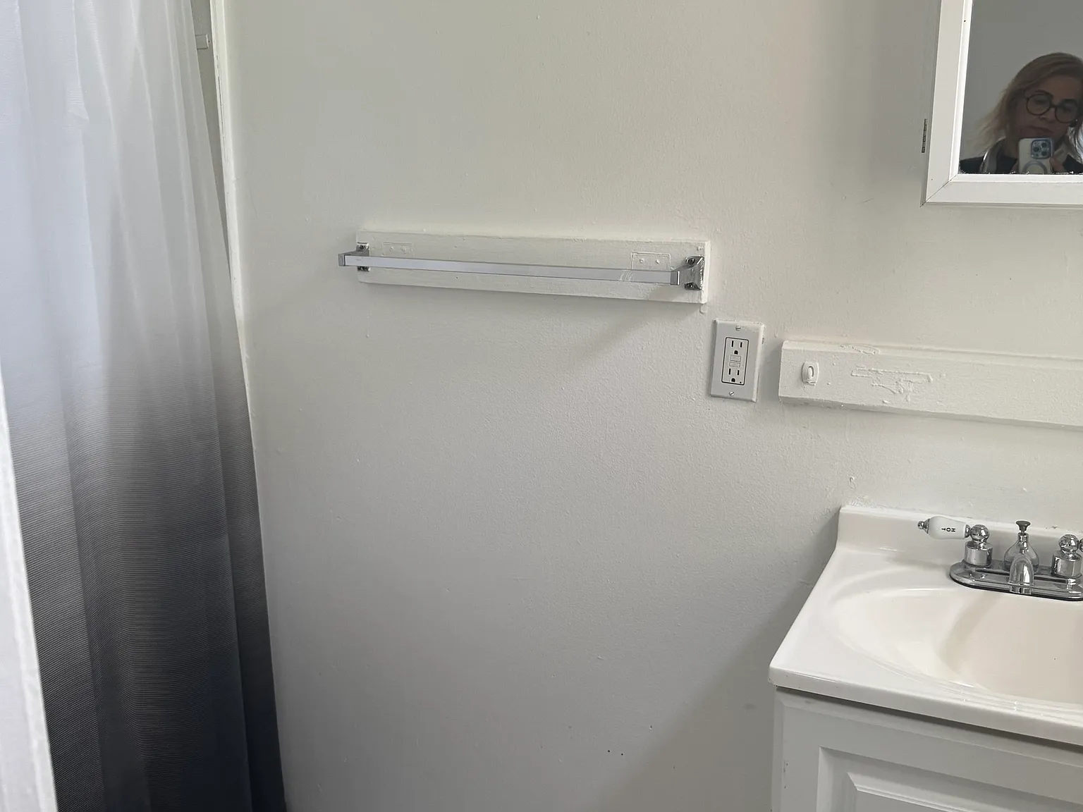 2 bed, 1.0 bath, 700 sqft, $1,200 — Photo 2