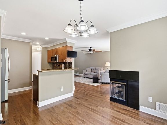 4th image of 45 Weatherhill Rd