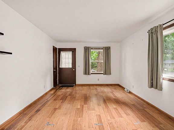 4th image of 5123 Carson Ave SW
