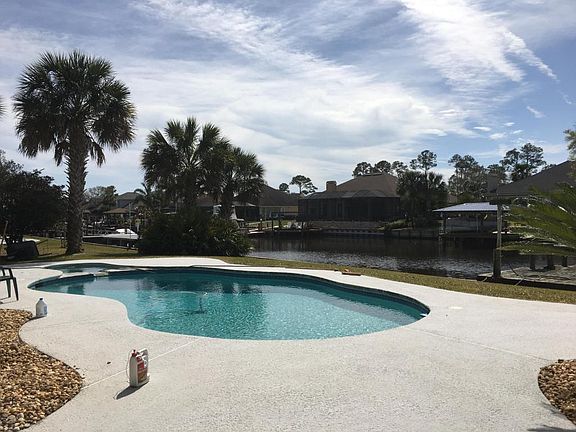 3rd image of 14736 Plumosa Dr