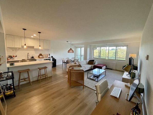 4201 Cathedral Ave NW APT 1009