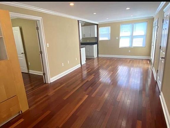 4th image of 6068 Wingate Dr