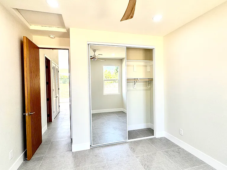 La Perla Ave — Photo 5