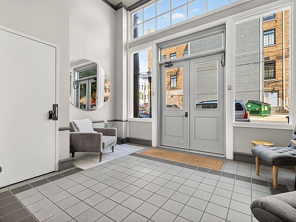 4th image of 2301 Morris Ave Unit 201