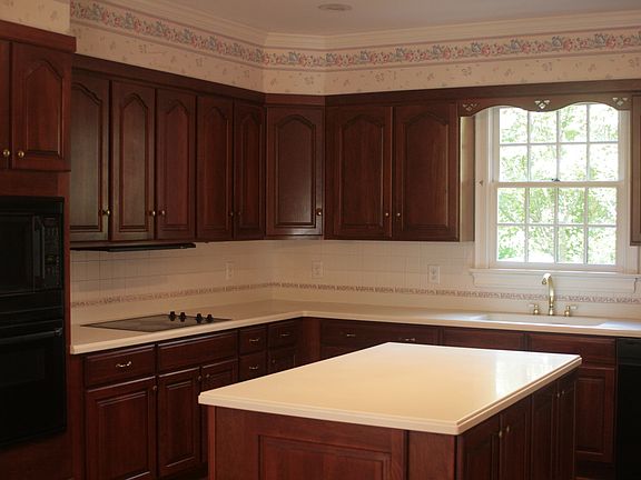 3rd image of 147 Deer Brook Dr