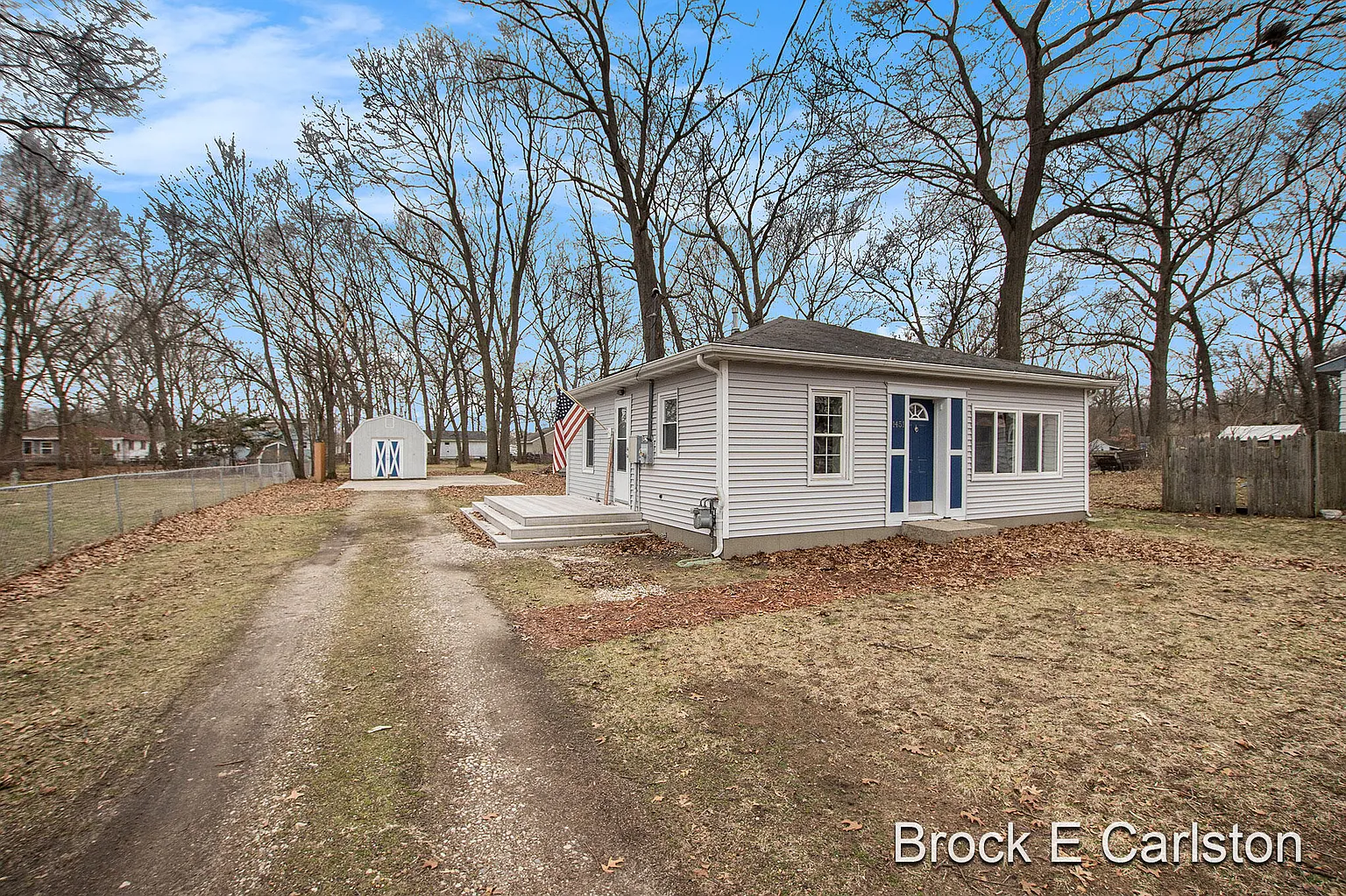 1451 Canterbury Ave photo 1