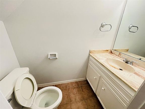 5th image of 13892 Hollowgreen Dr #13892