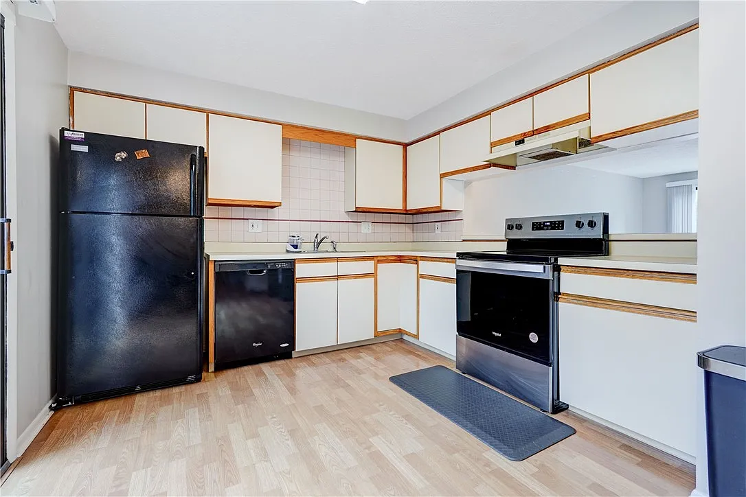 2 bed, 3.0 bath, 1184 sqft, $1,995 — Photo 4