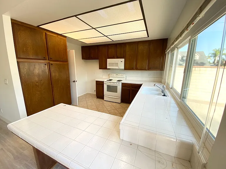 6009 E La Paz Cir — Photo 8