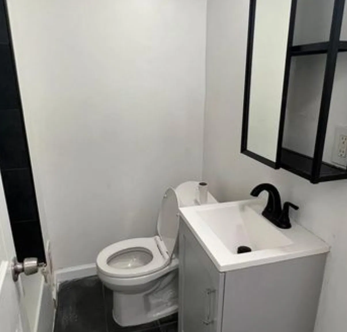 3 bed, 1024 sqft, $1,900 — Photo 4