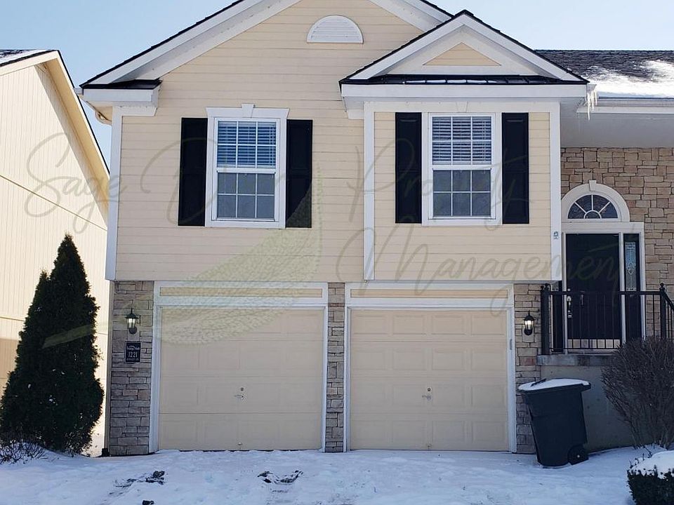 1st image of 1221 NW Ashley Ln