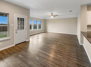 575 McKenna Dr, Fate, TX 75087
