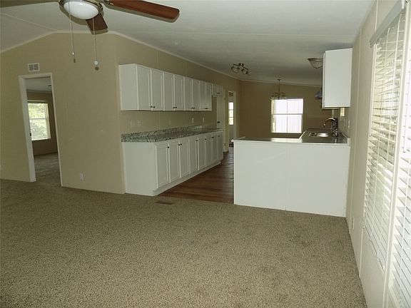 4th image of 203 S Ridgeview Ct