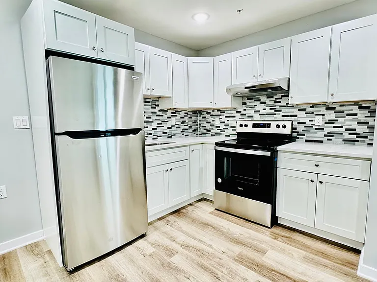 112 Godwin Ave #502 — Photo 6