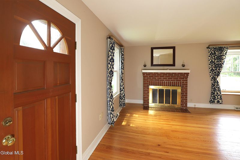 4th image of 26 Gleason Road