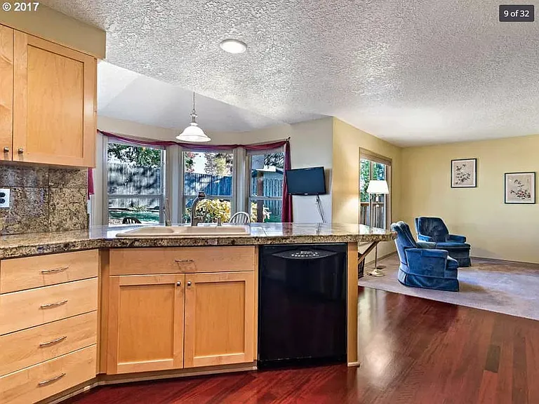 1232 NW Weybridge Way — Photo 7