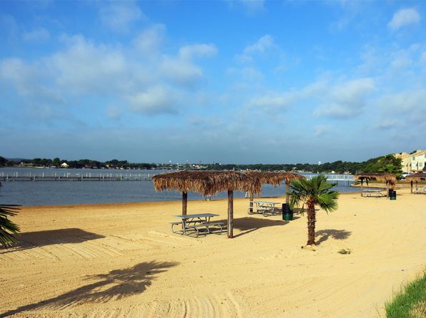 8806 Copper Mountain Ct, Granbury, TX 76048