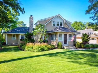 10 Walnut Ave, East Quogue, NY 11942