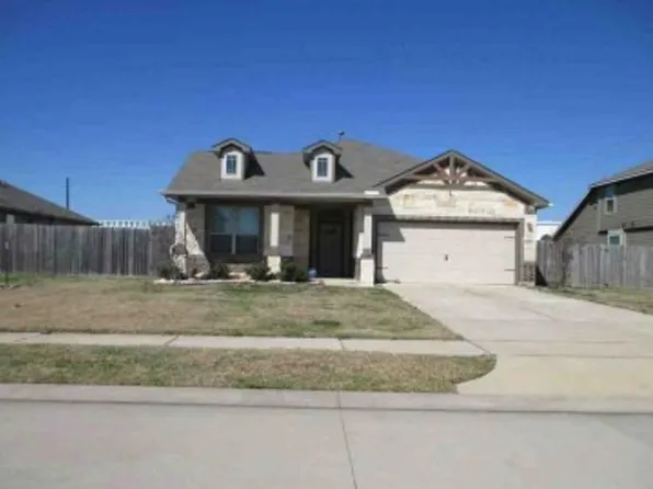 207 White Wing Ln, Sealy, TX 77474