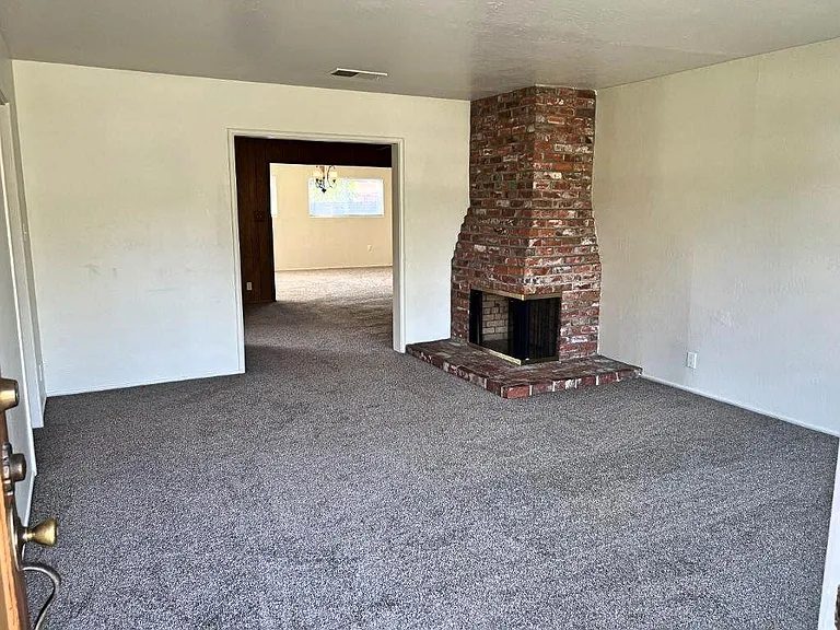 237 Peach Tree Ave — Photo 9