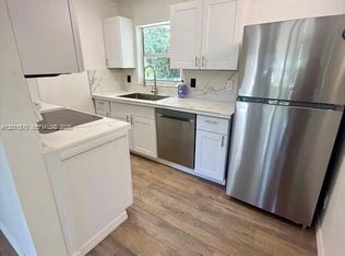 530 Mentone Rd, Lake Worth, FL 33462
