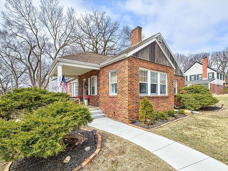 1st image of 741 Forest Dr