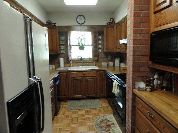 4th image of 177 Robinhood Dr