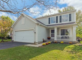 97 Bay View Ln, Grayslake, IL 60030