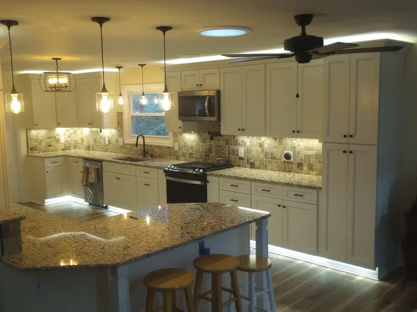 9 Pine Crest Dr, Whispering Pines, NC 28327