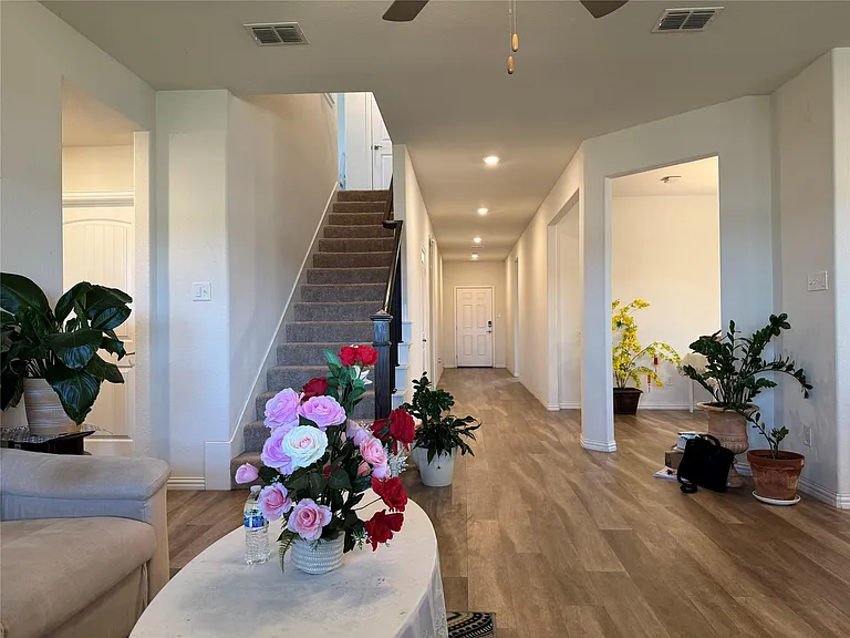 9125 Acre Meadows Ln — Photo 2