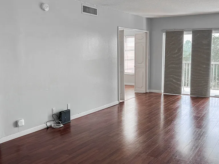 3050 N Course Dr — Photo 2