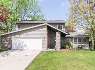 256 Strathmore Ln, Bloomingdale, IL 60108