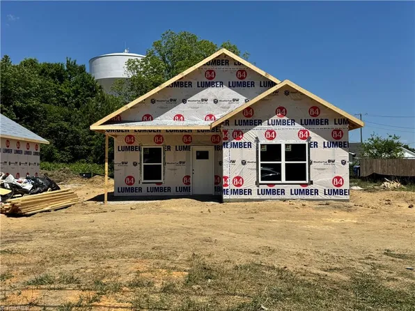 406 Dobson St, Kernersville, NC 27284