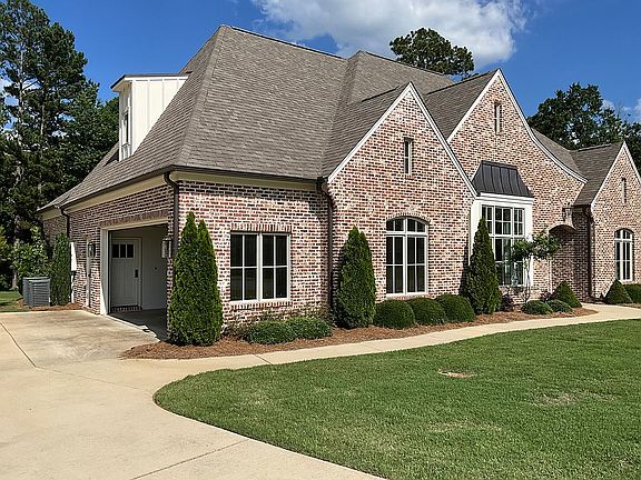 2nd image of 541 Crown Dr