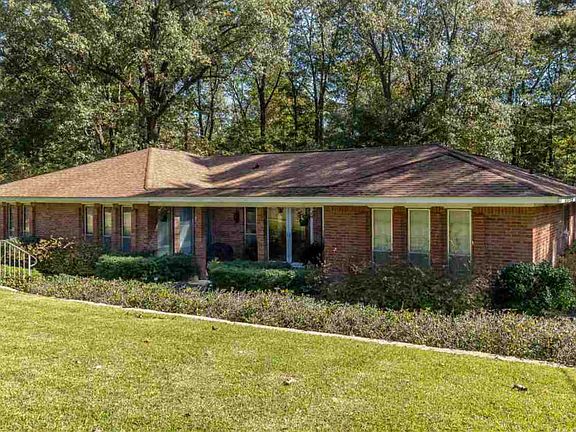 3rd image of 2230 Woodland Pl