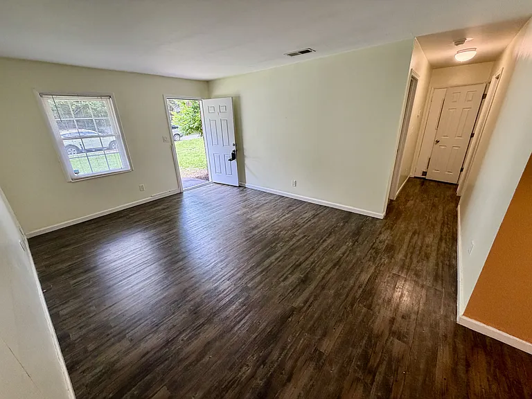 326 West Ave — Photo 7