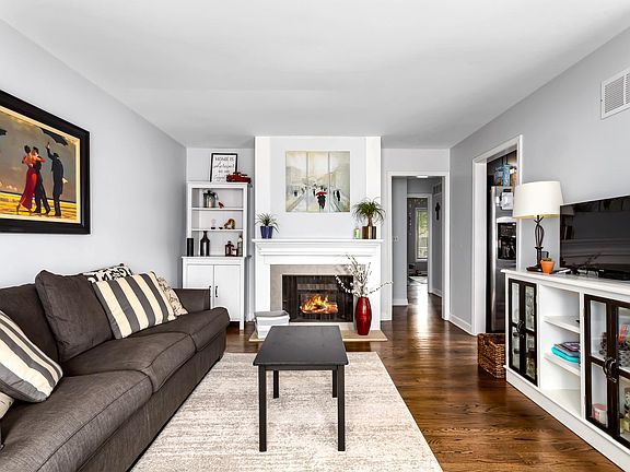 3rd image of 345 Colony Green Dr