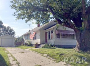 1104 S Main St, Canton, IL 61520