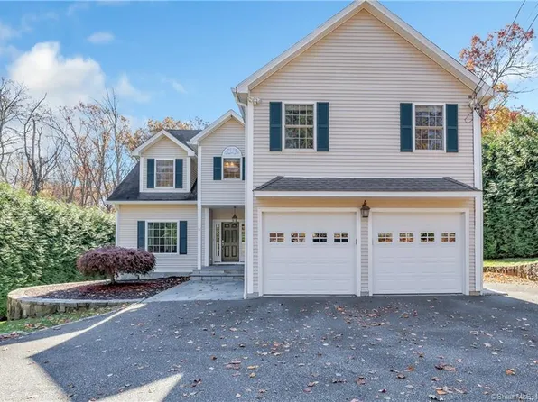 34 Canfield Drive, Shelton, CT 06484