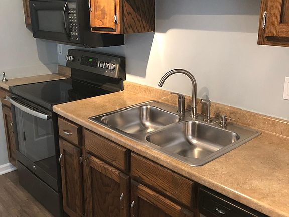 4th image of 115 Lansdowne Dr #115