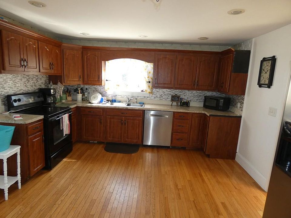 2nd image of 19 George St