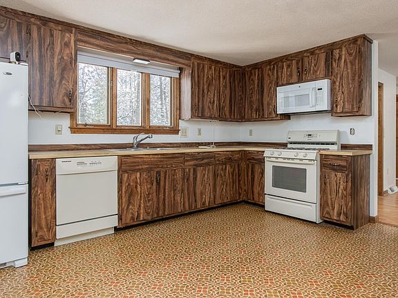 5th image of 5 Chapel Hill Drive