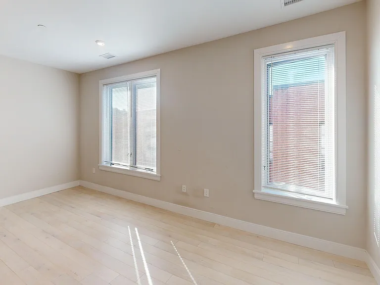 197 Green St #402 — Photo 2