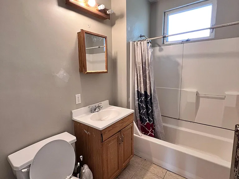15 Nichols St #2 — Photo 1