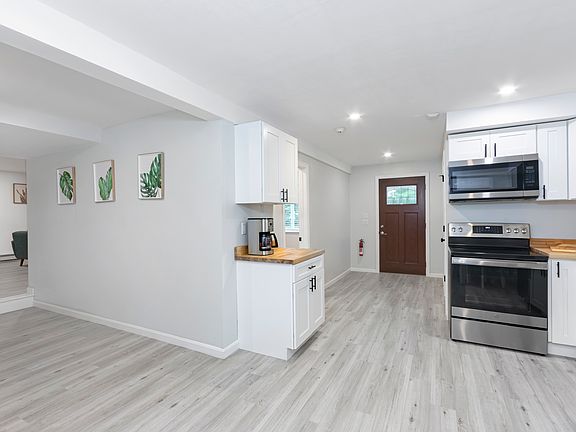 3rd image of 224 Lafayette Rd #5