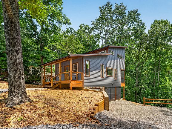 3rd image of 287 Lakeview Cir