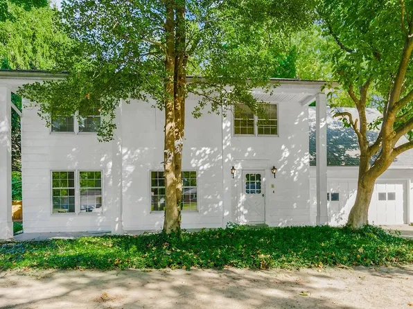 434 NW 58th St, Kansas City, MO 64118
